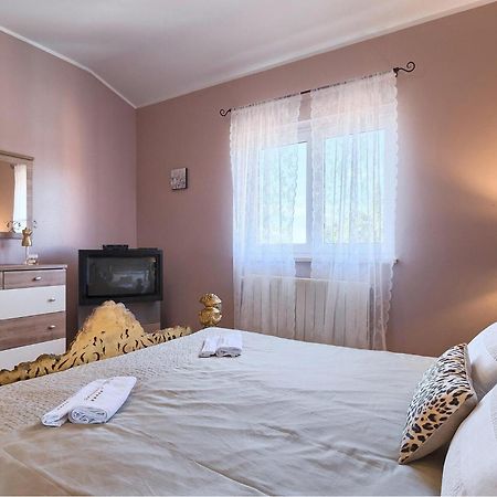 Cozy Apartment In Stinjan With Wifi Экстерьер фото